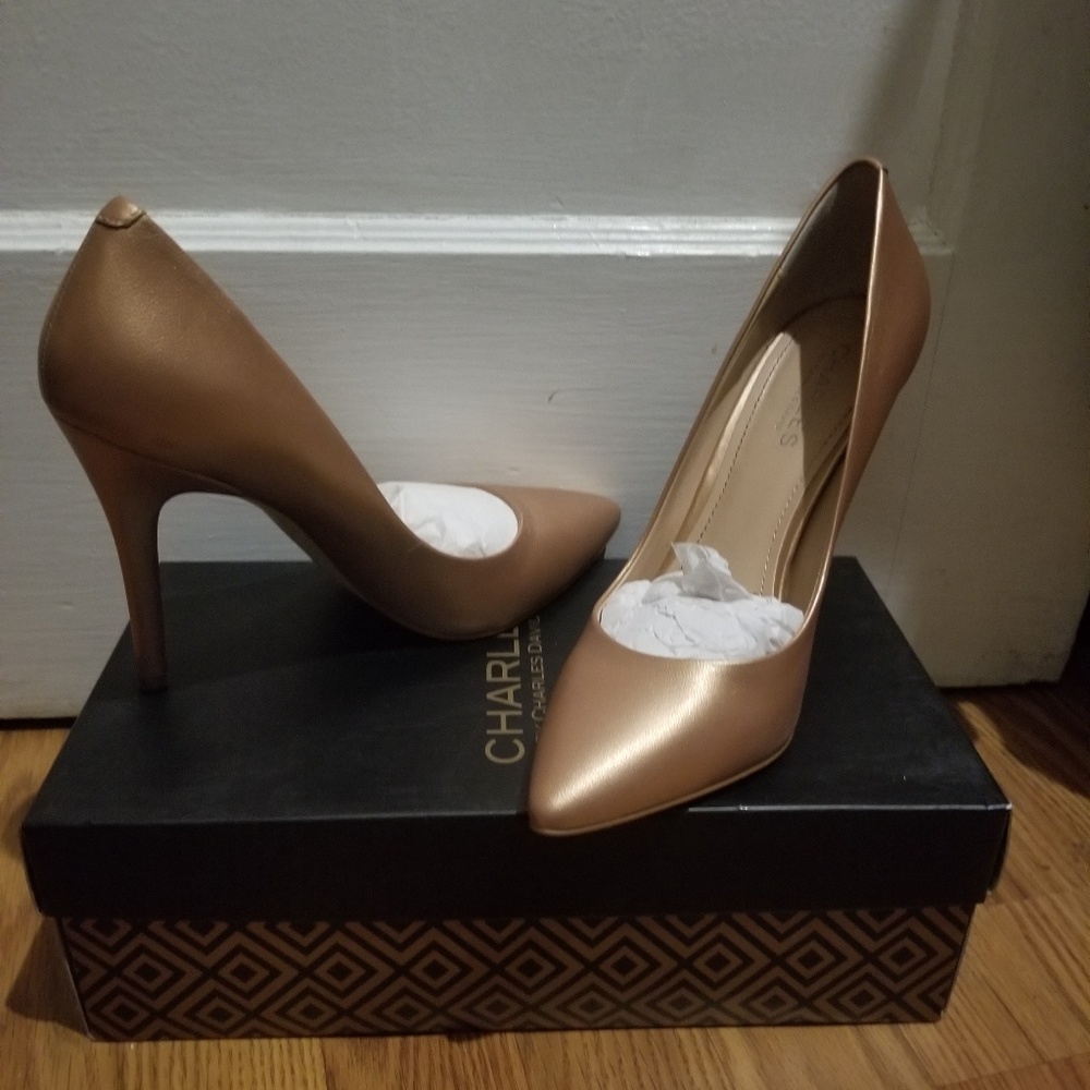 Charles by charles David rose gold pumps